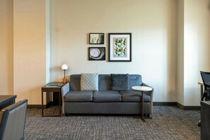 Premium bedding, in-room safe, free cribs/infant beds