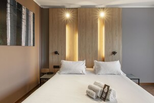 Roupas de cama antialérgicas, edredons de pluma, escrivaninha