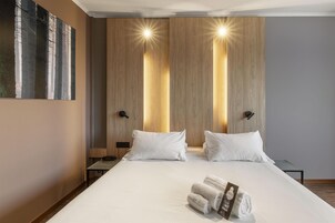 Roupas de cama antialérgicas, edredons de pluma, escrivaninha