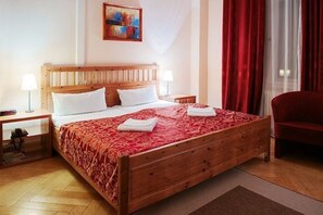 Hypo-allergenic bedding, desk, soundproofing, free WiFi - Cityblick (Berlin)