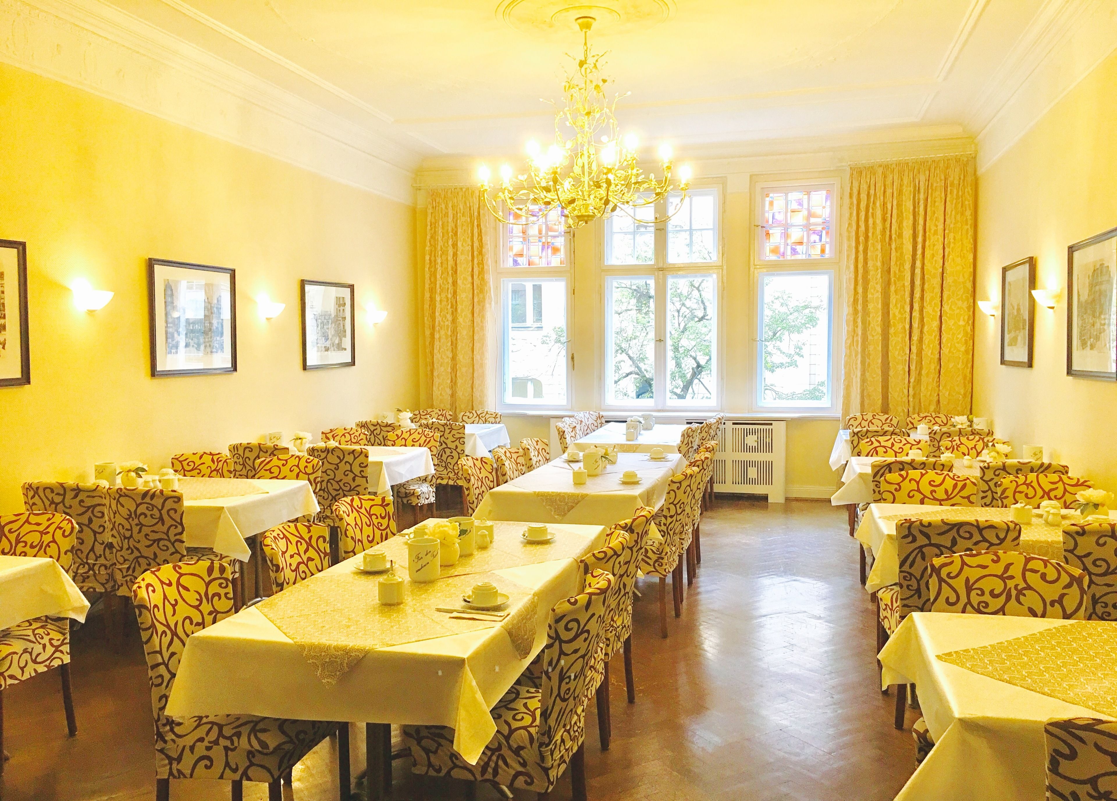 매일 뷔페 아침 식사(1인당 EUR 13.90)