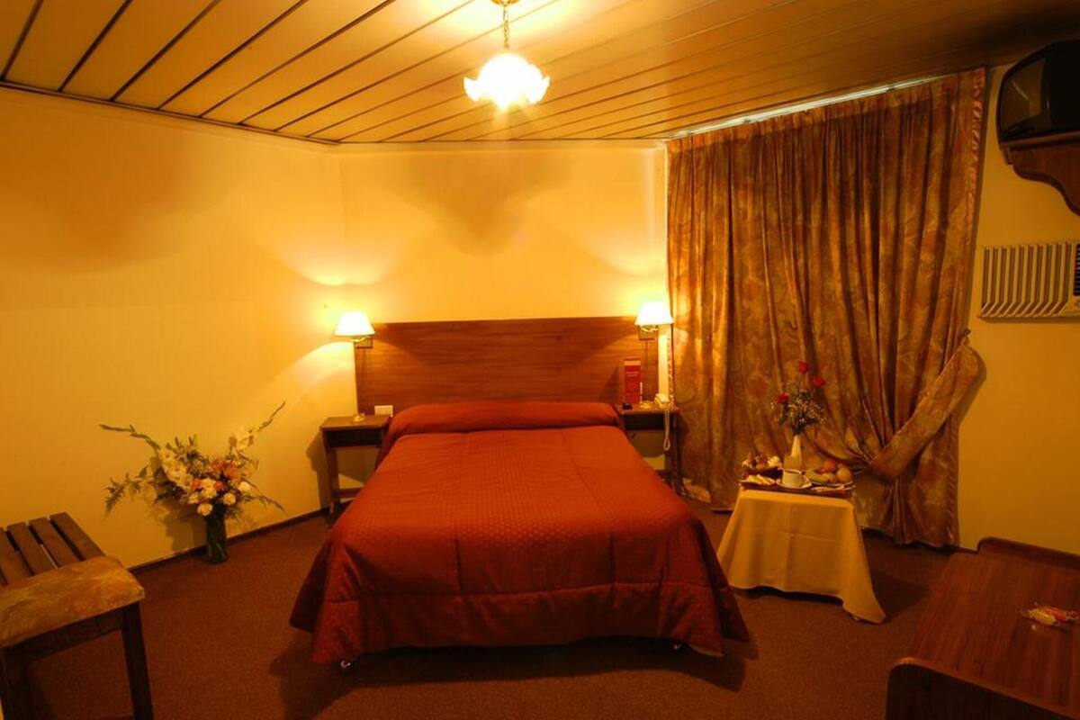 Premium bedding, down comforters, pillowtop beds, minibar