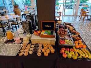 Lunch and dinner served  - Nutibara Hotel (Mendoza)