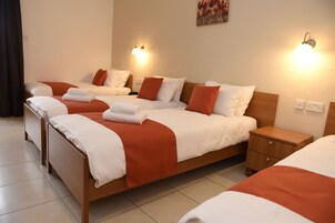 Una cassaforte in camera, una scrivania, Wi-Fi gratuito