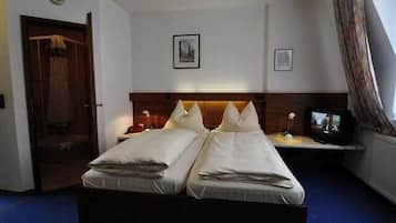 Standard Quadruple Room | Desk, WiFi, bed sheets