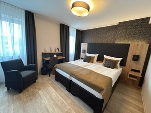 Comfort double room, 20-25 sqm, nonsmoking | Hypo-allergenic bedding, individually furnished, desk, blackout drapes - ParkHotel Fulda (Fulda)