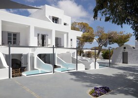 Suite, Hot Tub, Garden View (Elegant) | Terrace/patio