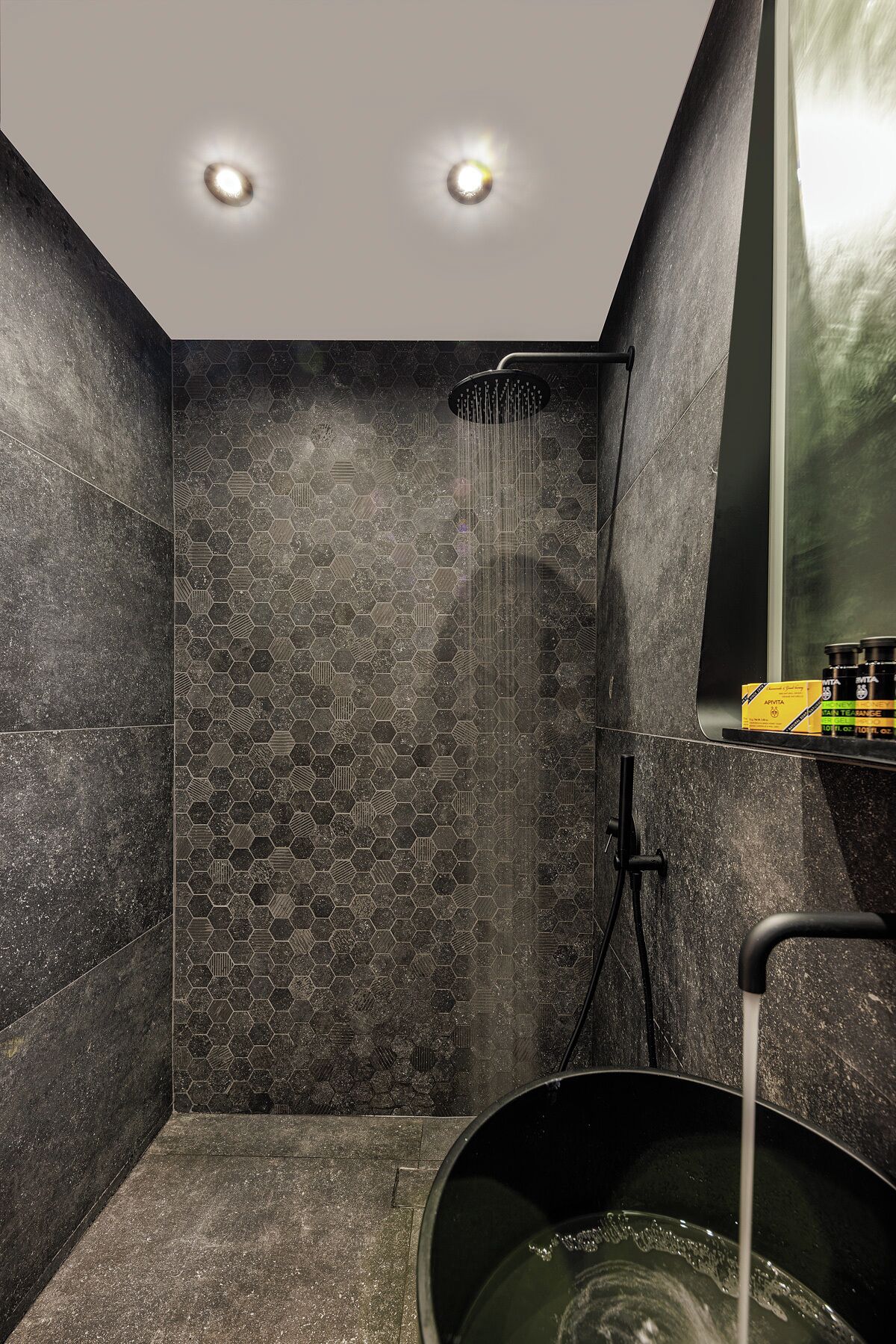 apanema white suite open plan | bathroom | combined shower/bathtub, rainfall showerhead, free toiletries