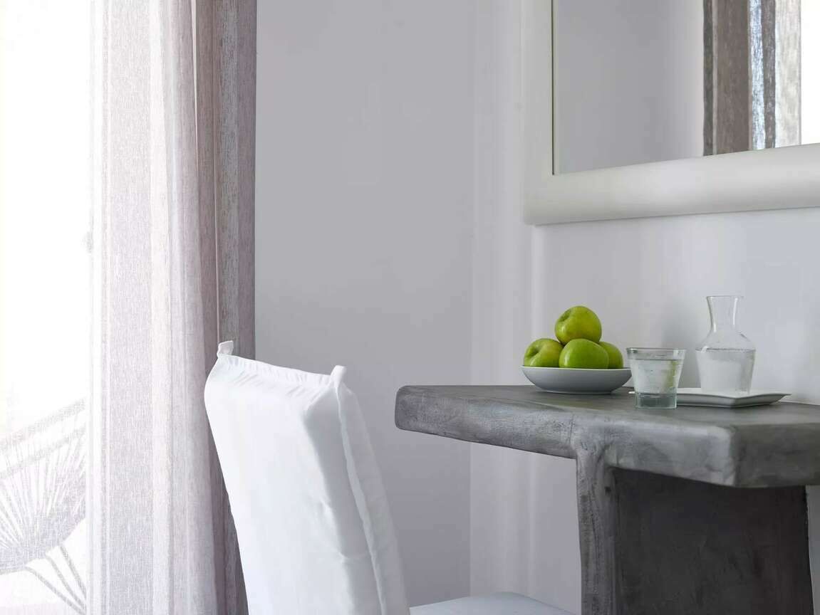 basic double room, balcony | living area