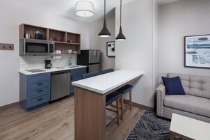 In-room safe, desk, iron/ironing board, free WiFi