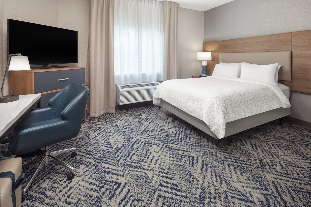 Studio Suite, 1 Queen Bed, Accessible, Non Smoking (Communications Accessible)