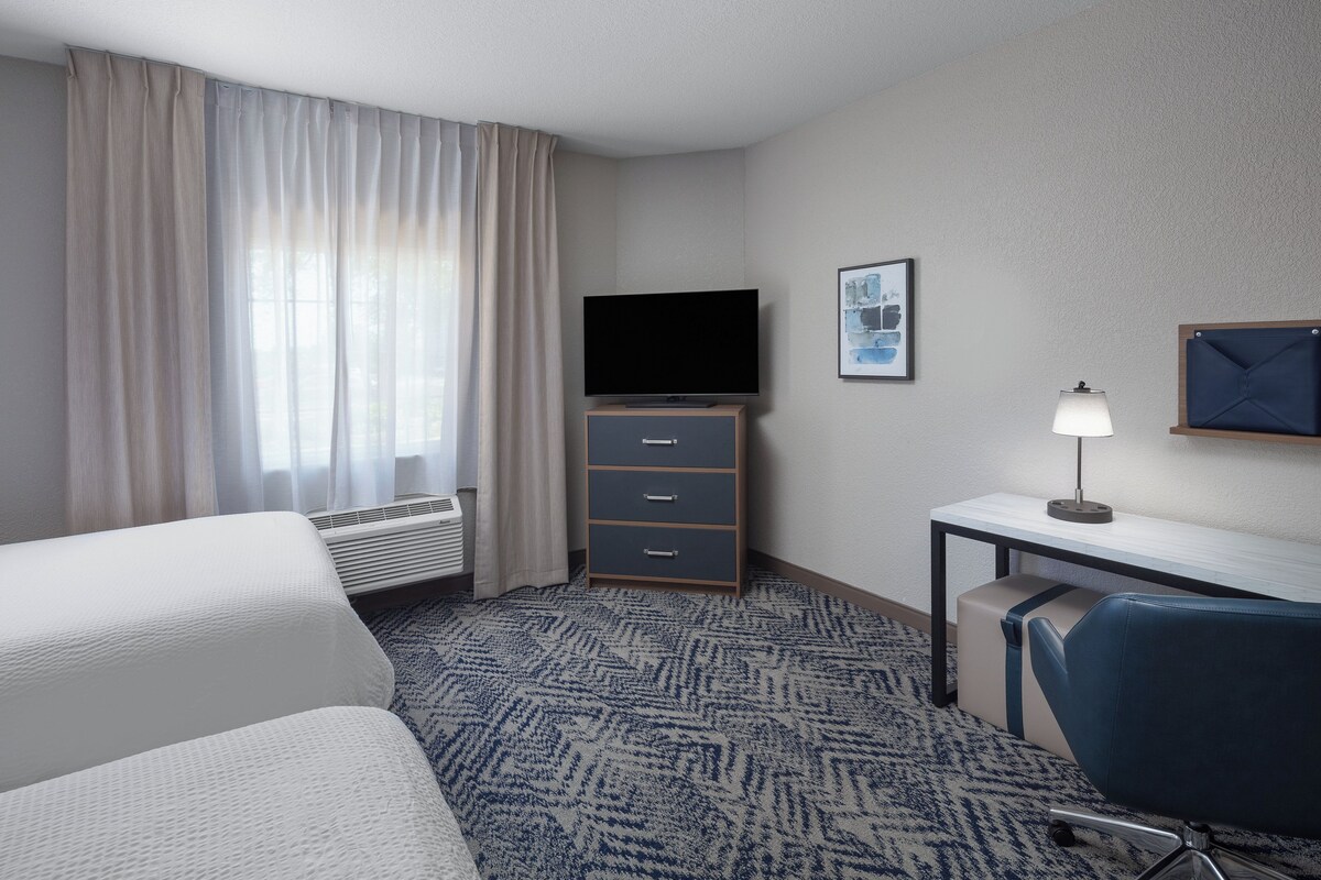 Studio Suite, 2 Double Beds | Desk, blackout drapes, iron/ironing board, WiFi (free)
