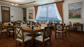 Daily buffet breakfast (USD 17 per person) - Tegucigalpa Marriott Hotel (Tegucigalpa)