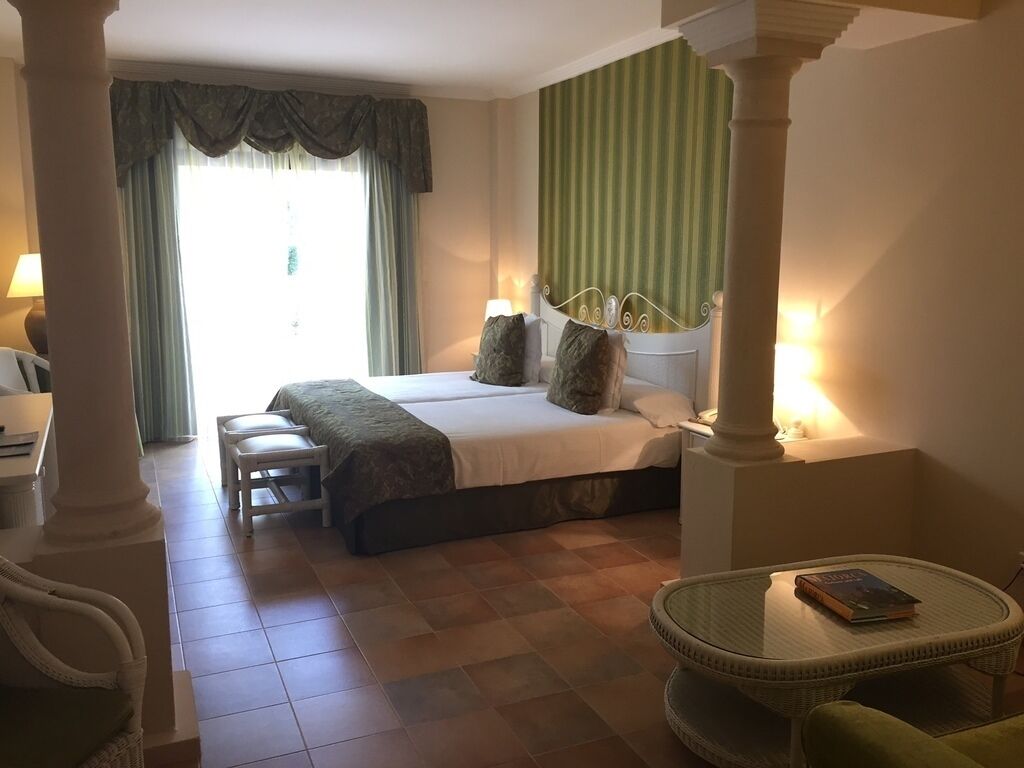 1 bedroom, premium bedding, down duvets, in-room safe