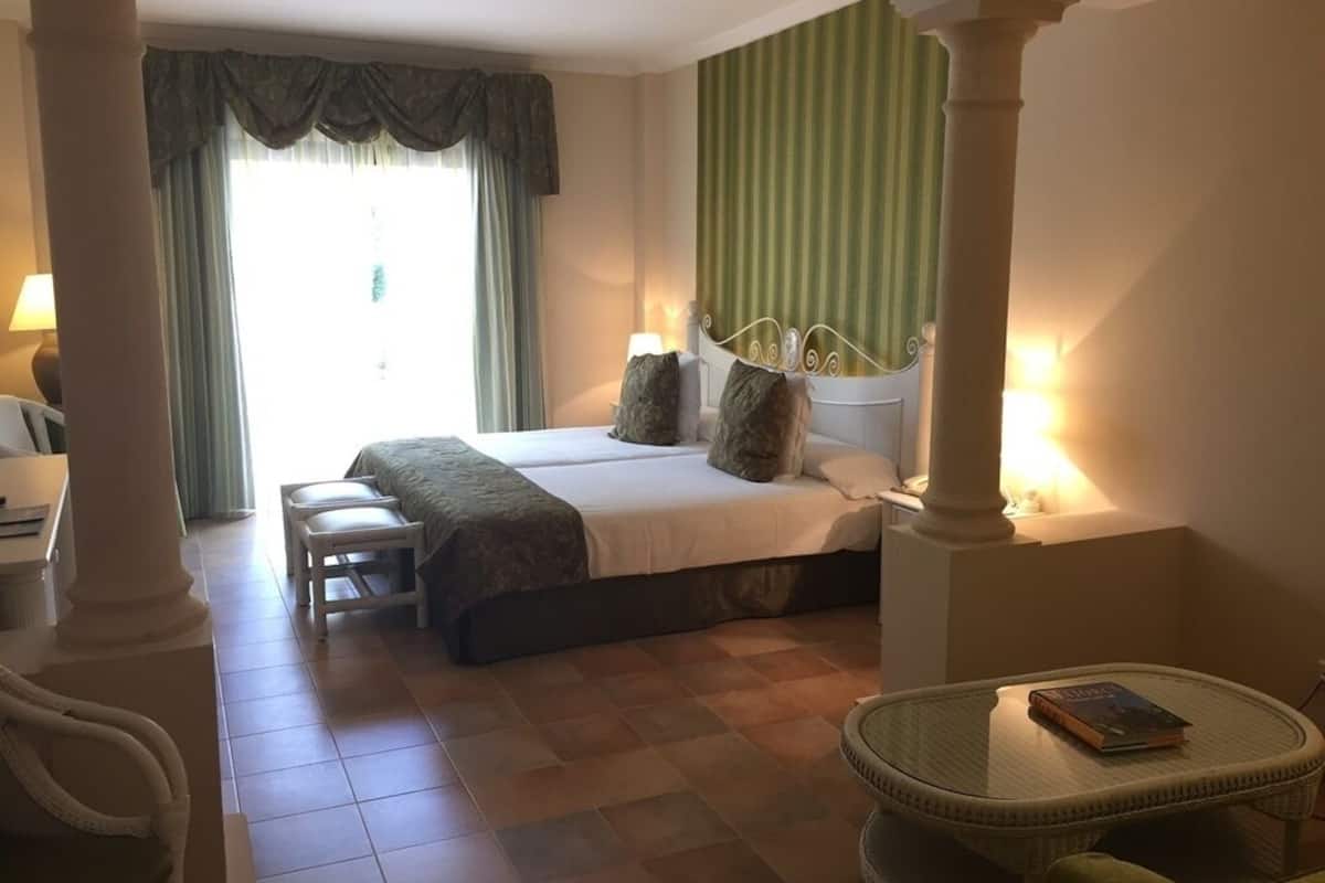 1 bedroom, premium bedding, down duvets, in-room safe