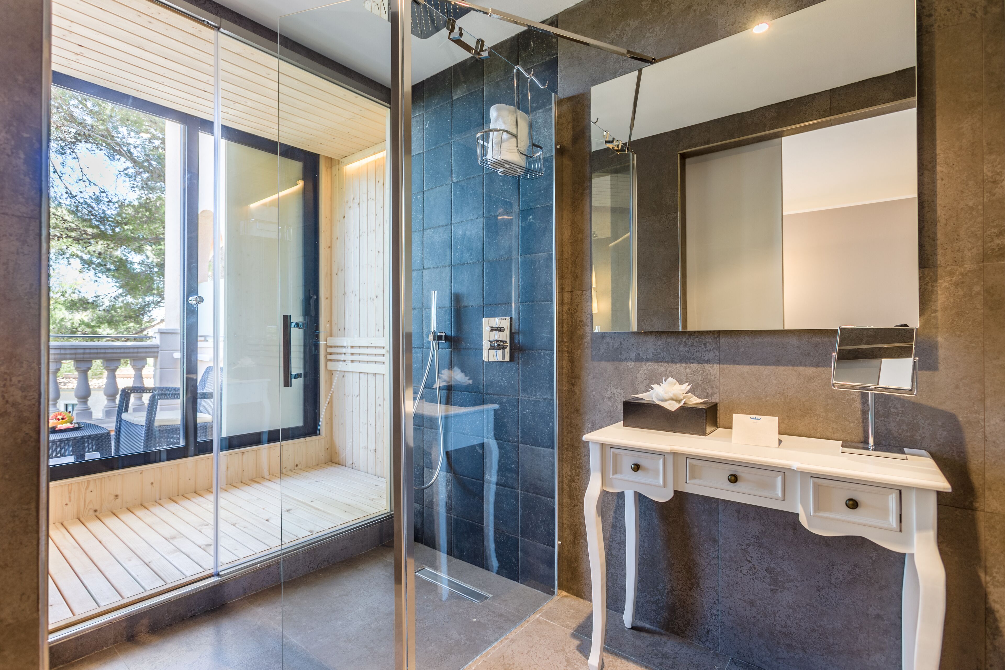 combined shower/bathtub, free toiletries, hair dryer, bathrobes