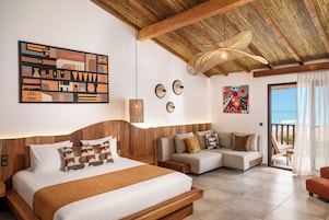Suite | Tabla de planchar con plancha y ropa de cama