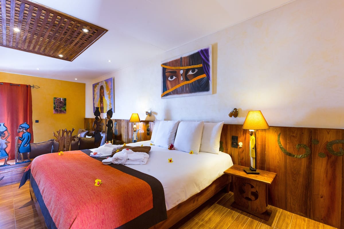 Suite | 1 bedroom, iron/ironing board, bed sheets