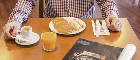 Daily buffet breakfast (EUR 9.5 per person)