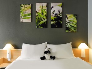 標準客房, 1 張標準雙人床 | 客房內保險箱、書桌、熨斗/熨衣板、免費搖籃/嬰兒床