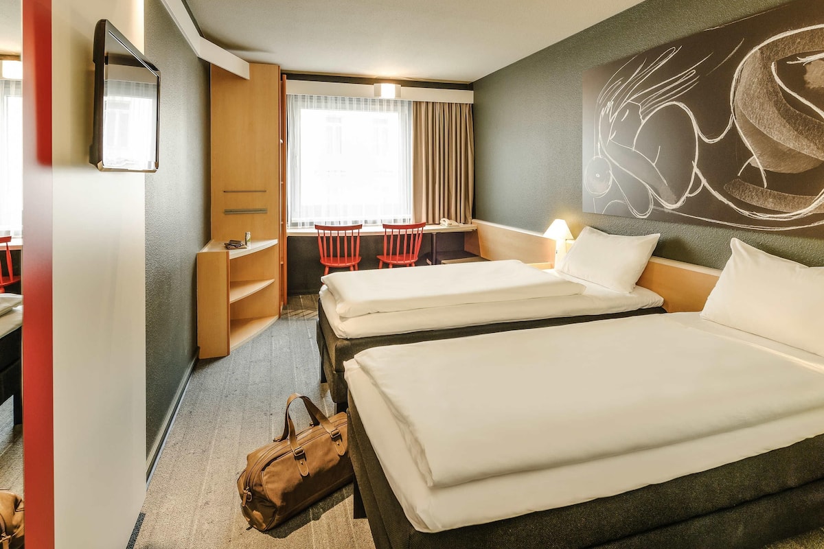 In-room safe, desk, iron/ironing board, free cots/infant beds