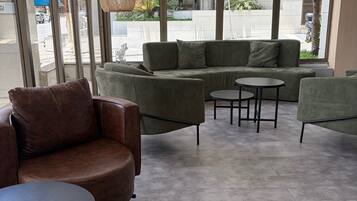 Breakfast, lunch, dinner served; Brazilian cuisine