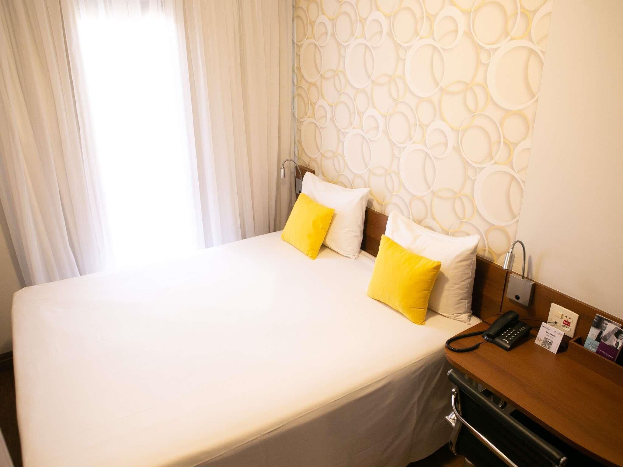 Estudio estándar, 1 cama matrimonial | Ropa de cama hipoalergénica y minibar 