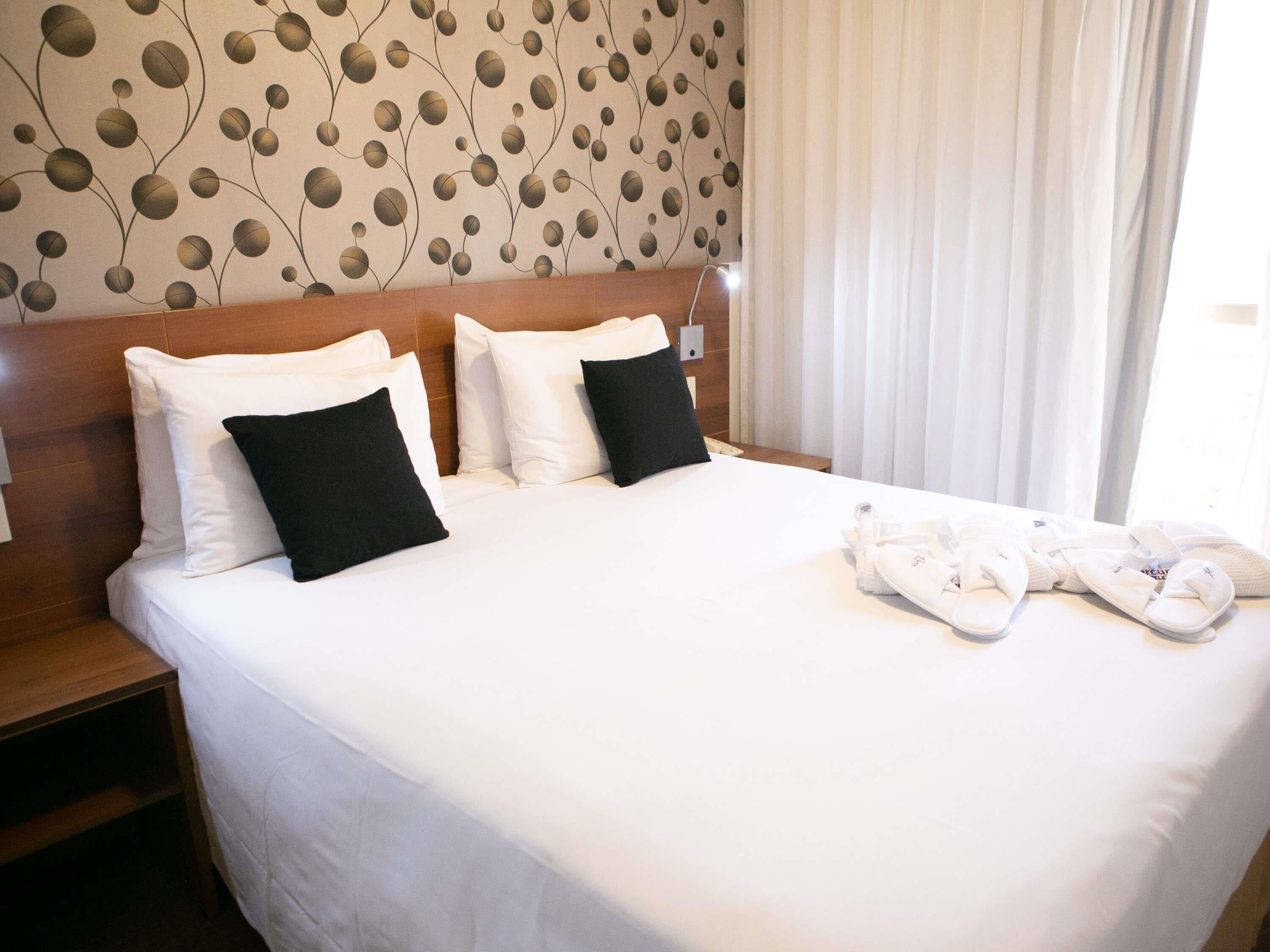Departamento superior, 1 cama matrimonial | Ropa de cama hipoalergénica y minibar 