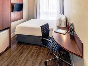 Ropa de cama hipoalergénica y minibar 