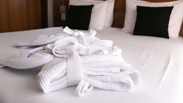 Superior Apartment, 1 Double Bed | Hypo-allergenic bedding, minibar, in-room safe, desk