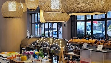 Breakfast, lunch, dinner served; Brazilian cuisine