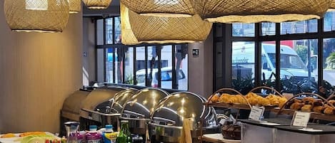 Breakfast, lunch, dinner served; Brazilian cuisine