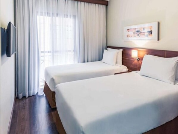 Superior Twin Room, 2 Twin Beds | Hypo-allergenic bedding, minibar, in-room safe, desk - Mercure São Caetano Do Sul Hotel (Sao Caetano do Sul)