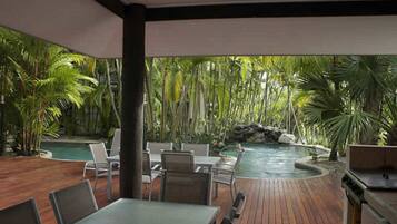 Outdoor pool, open 8:00 AM to 10:00 PM, sun loungers