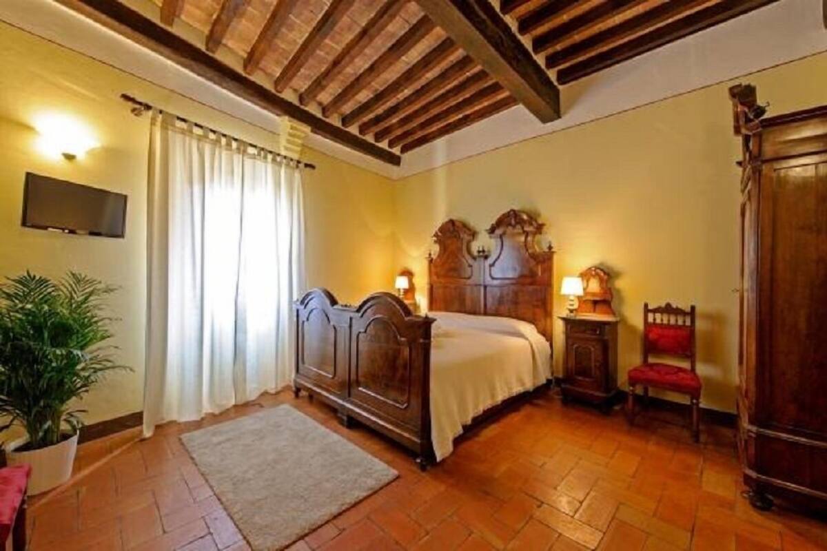 Standard Double Room | Peralatan tempat tidur hipoalergenik, meja, katil bayi/kot (surcaj)