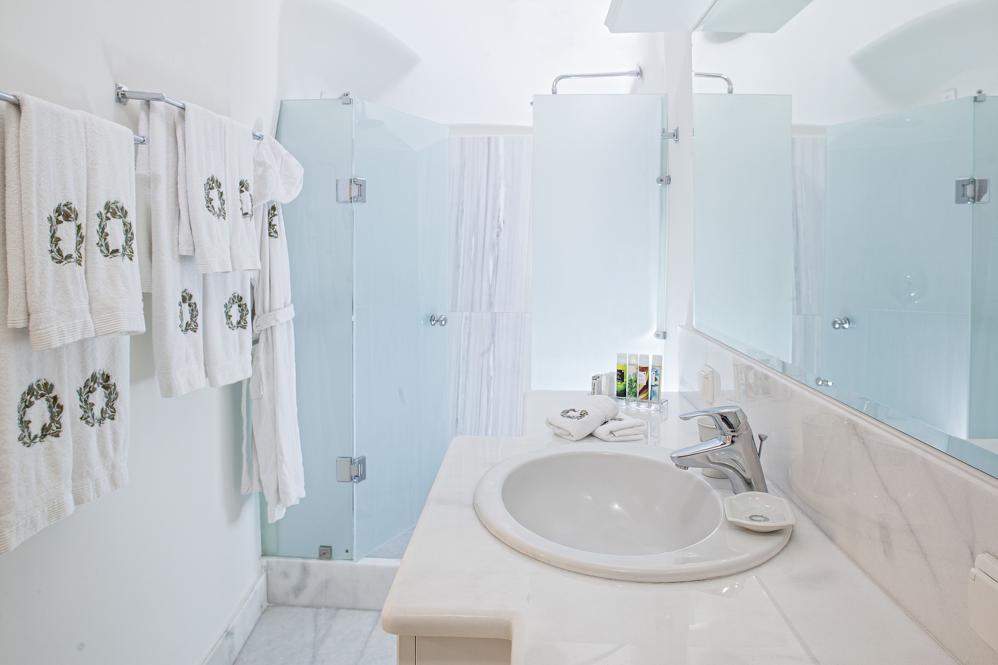 suite (winds) | bathroom | shower, rainfall showerhead, free toiletries, hair dryer