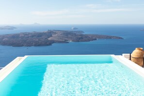 Outdoor pool, open 8:00 AM to 8:00 PM, pool umbrellas, pool loungers - The Tsitouras Collection Hotel (Santorini)
