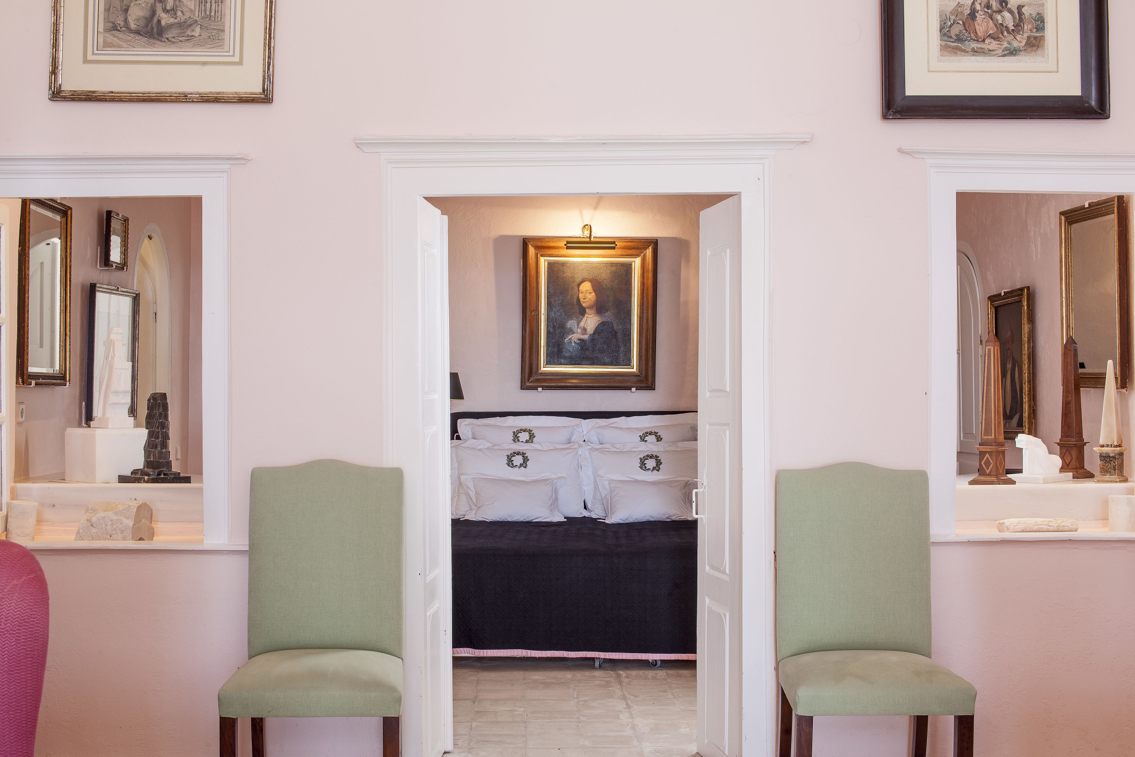 suite (portraits) | living room | 32-inch led tv with cable channels, tv, dvd player