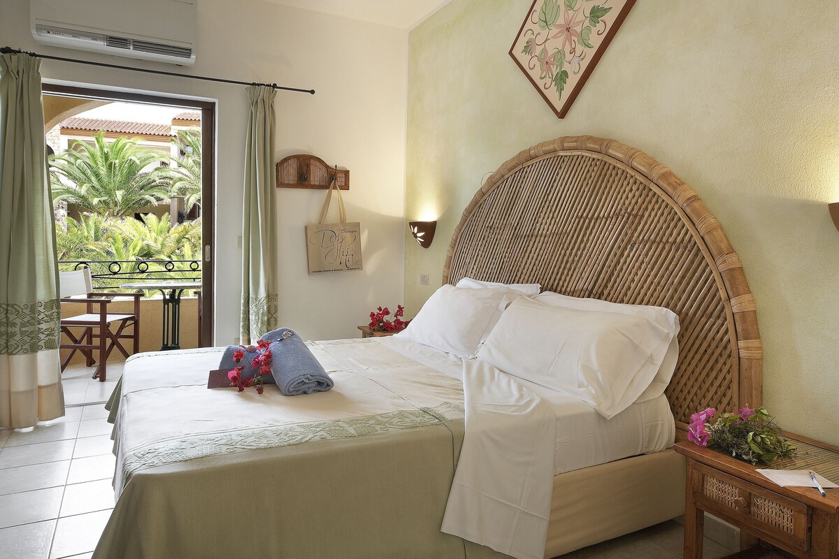Minibar, in-room safe, blackout curtains, free cots/infant beds