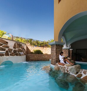 Outdoor spa tub - Hotel Relax Torreruja Thalasso & SPA (Isola Rossa)