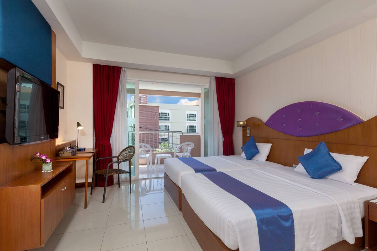 1 bedroom, premium bedding, minibar, in-room safe