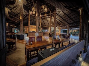 อาหารเช้าแบบท้องถิ่นทุกวัน (THB 600 ต่อคน)