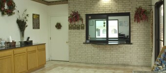 Budget Host, Hempstead Inn