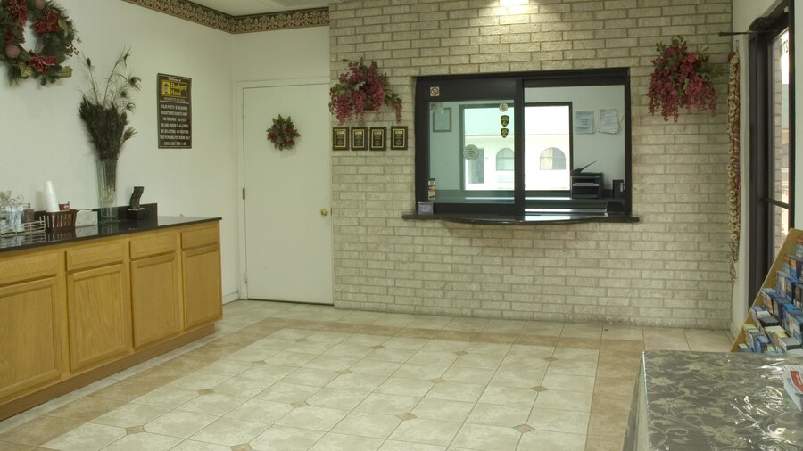 Budget Host, Hempstead Inn