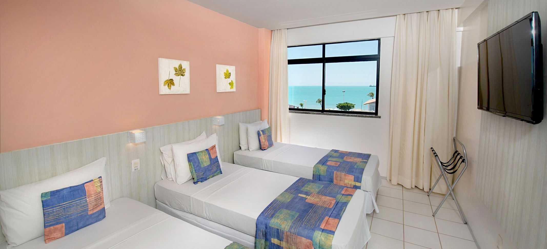 Minibar, coffre-fort pour ordinateur portable, bureau