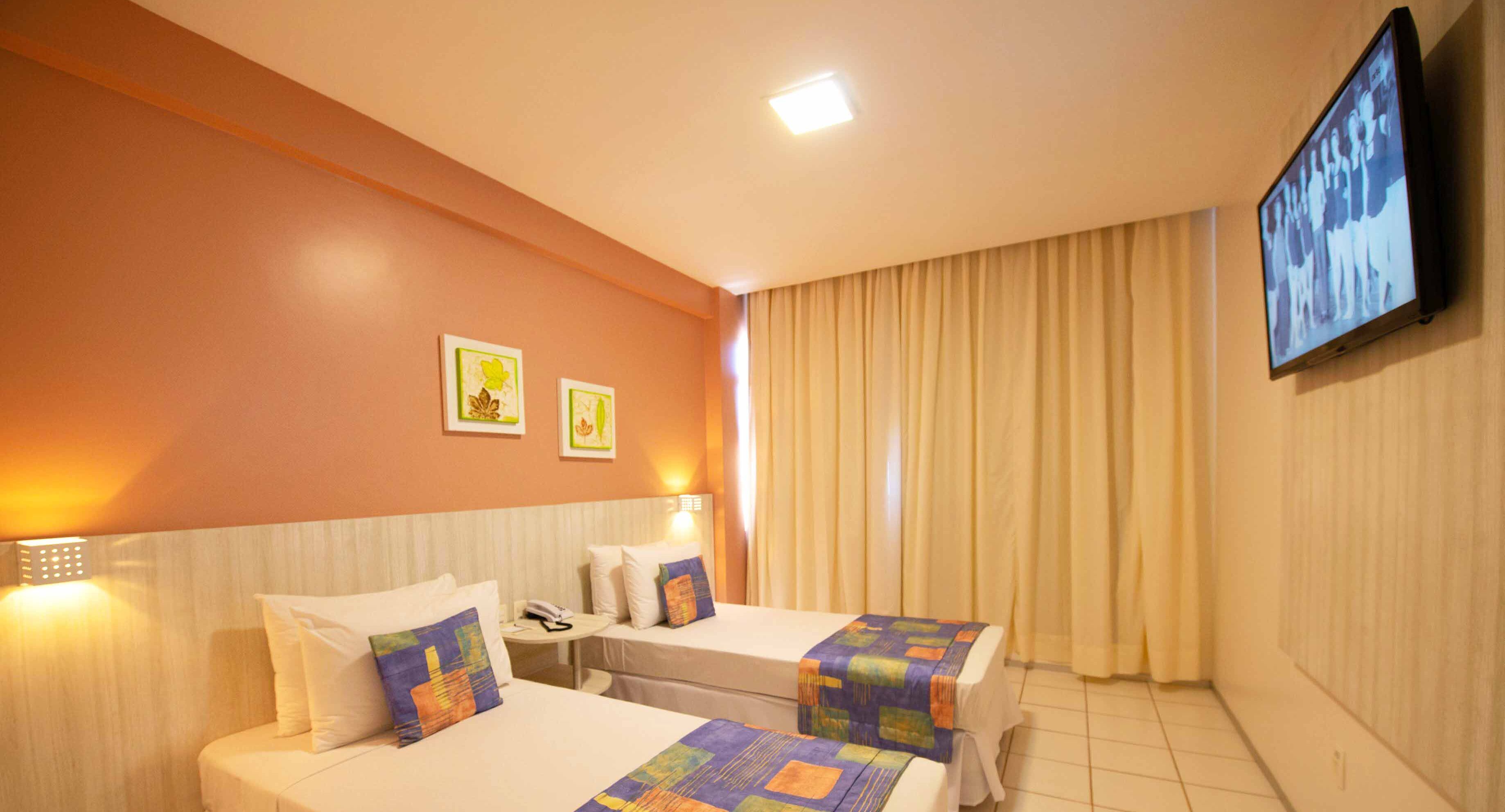 Minibar, coffre-fort pour ordinateur portable, bureau