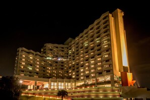 Exterior - Okinawa Grand Mer Resort (Okinawa)
