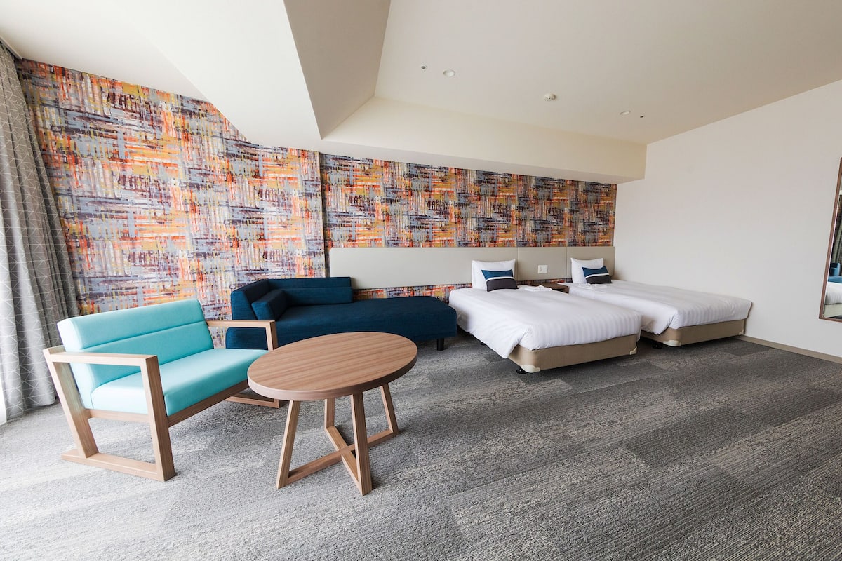 minibar, in-room safe, desk, blackout curtains