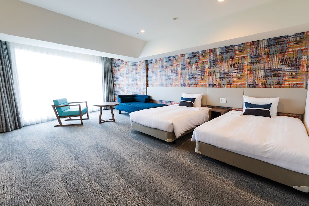 minibar, in-room safe, desk, blackout curtains