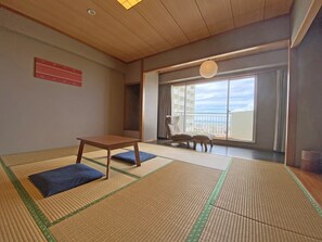Japanese Style Room, Non Smoking (Futon for Total Number of Guests) | Minibar, in-room safe, desk, blackout drapes - Okinawa Grand Mer Resort (Okinawa)